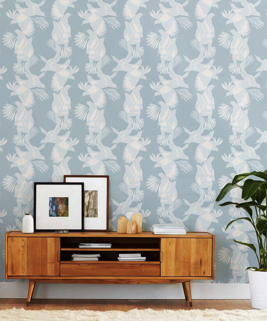 Magpie Wallpaper - Milton & King - Kingdom Home - Carta da parati con uccelli - Blu Bell Insitu