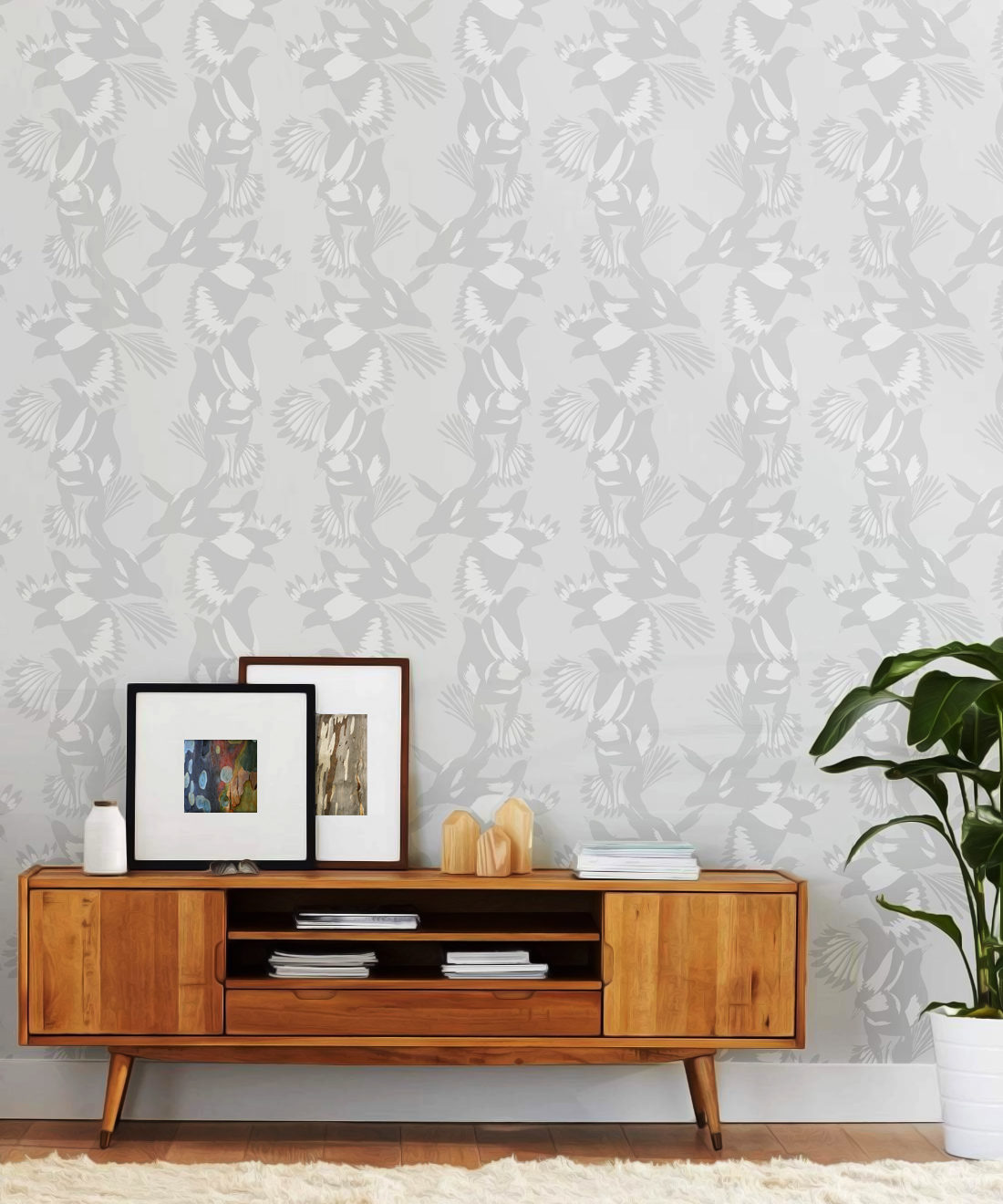 Magpie Wallpaper - Milton & King - Kingdom Home - Vogeltapete - Bondi Grau Insitu
