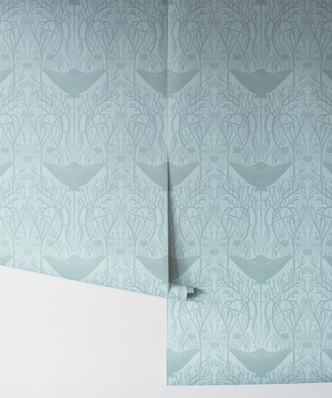 Manta Ray Wallpaper • Floral Wallpaper • Eggshell • Rolls