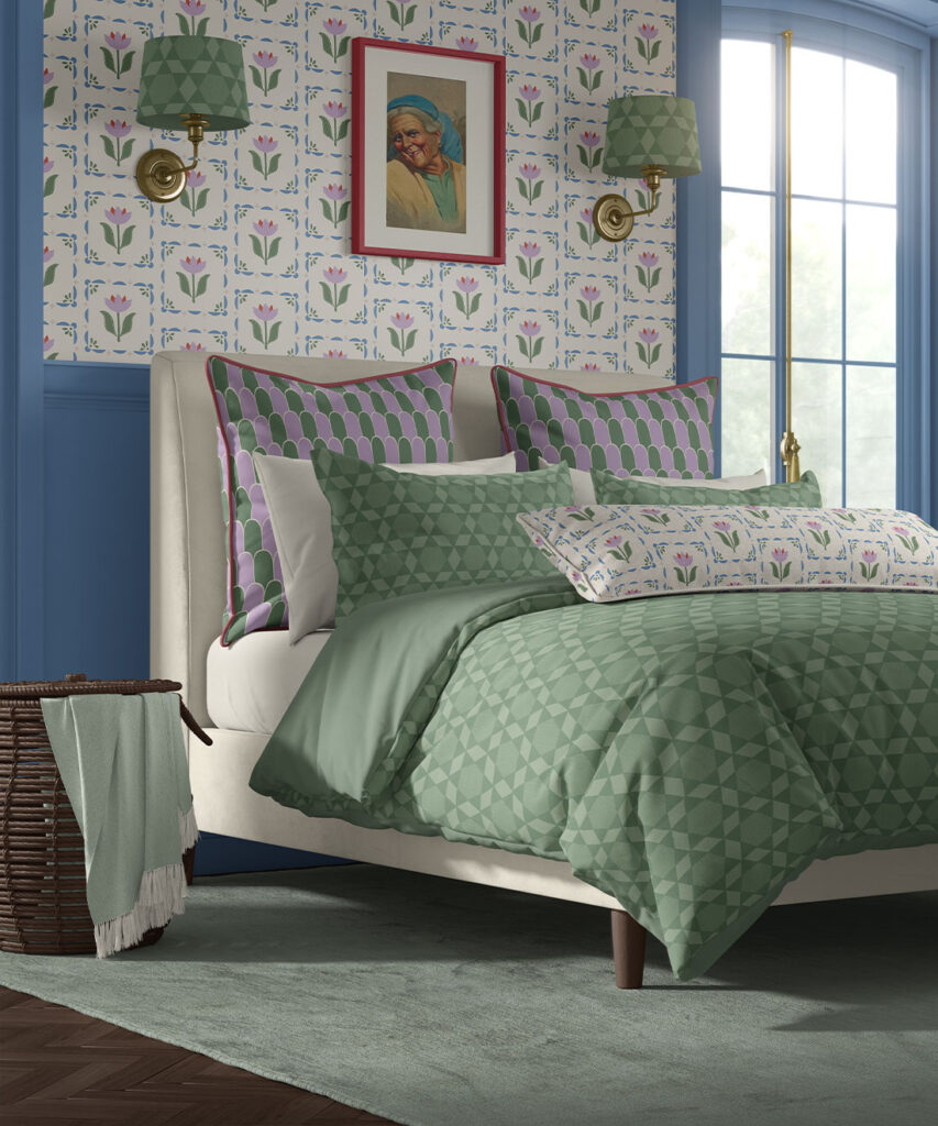 Flora Wallpaper | Coloris : Lavender  et Green | Collection Anything But Basic | Gray Benko x Milton&King | Insitu
